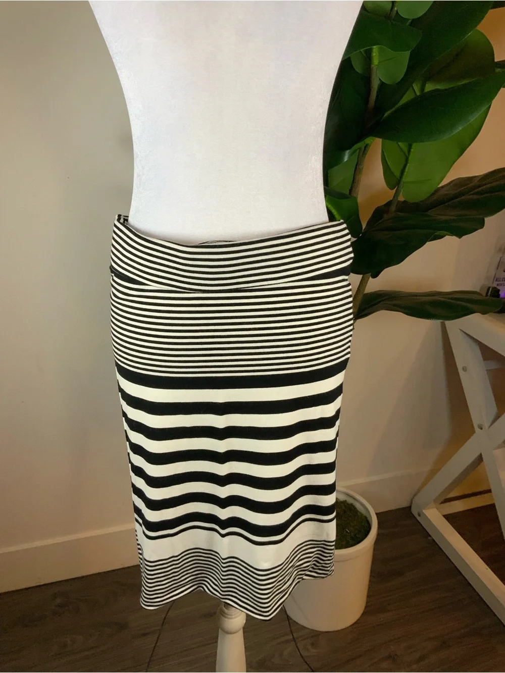LOFT Black and White Striped Pencil Skirt